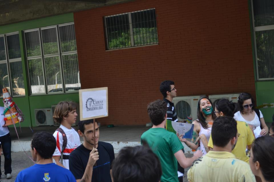 424113_428465650555912_1031973651_n